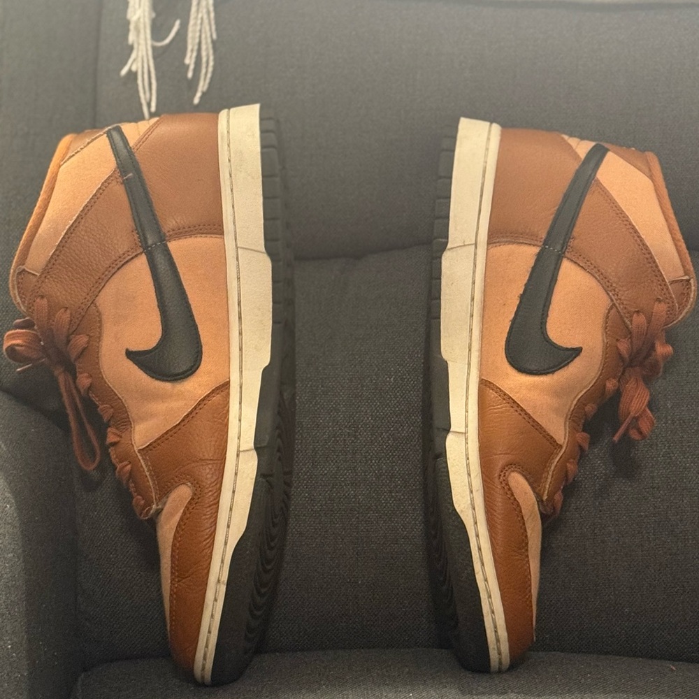 Men’s Nike Dunk Mid- Amber - Picture 6 of 8
